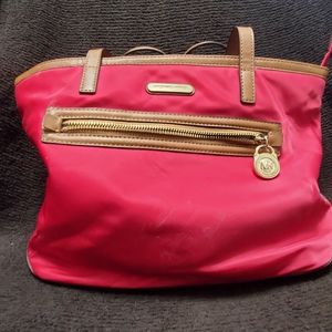 SMALL MICHAEL KORS HAND BAG